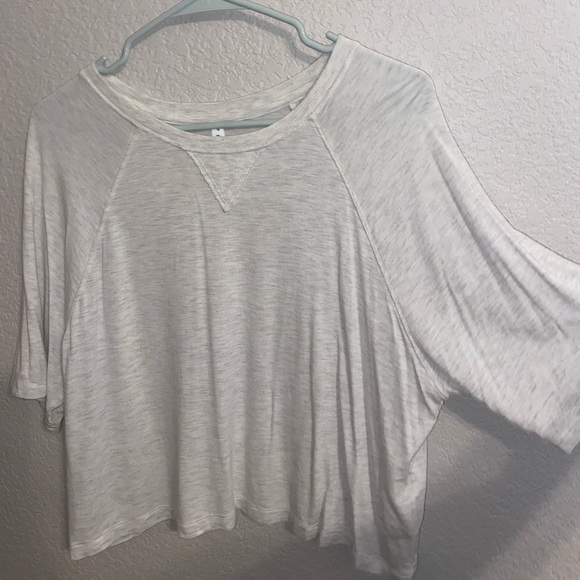 Fabletics Cropped Raglan Tee - Picture 3 of 3